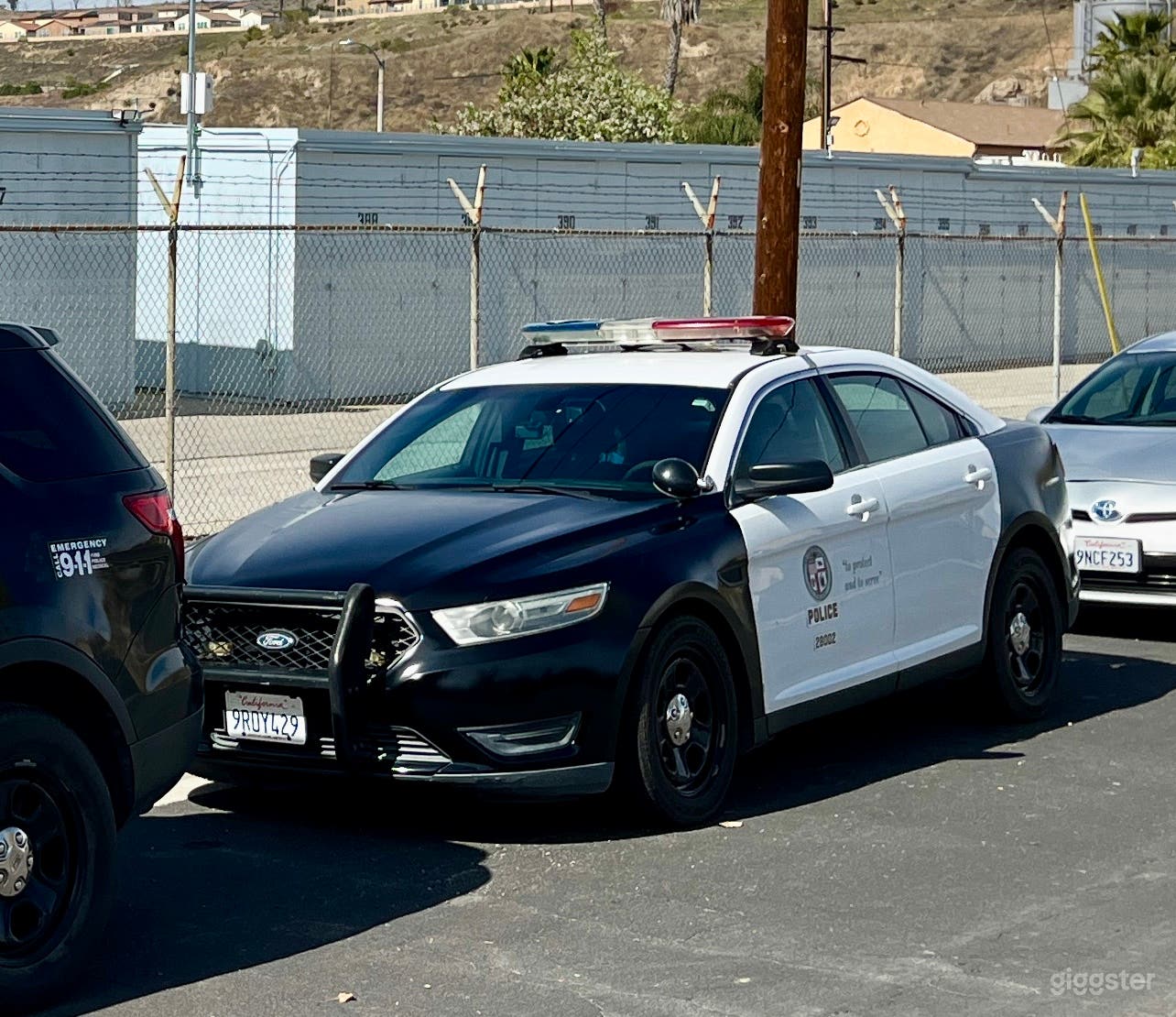 2017 FORD POLICE INTERCEPTOR SEDAN AKA FPIS AKA FORD TAURUS WITH LAPD DECALS FOR FILM PURPOSES.