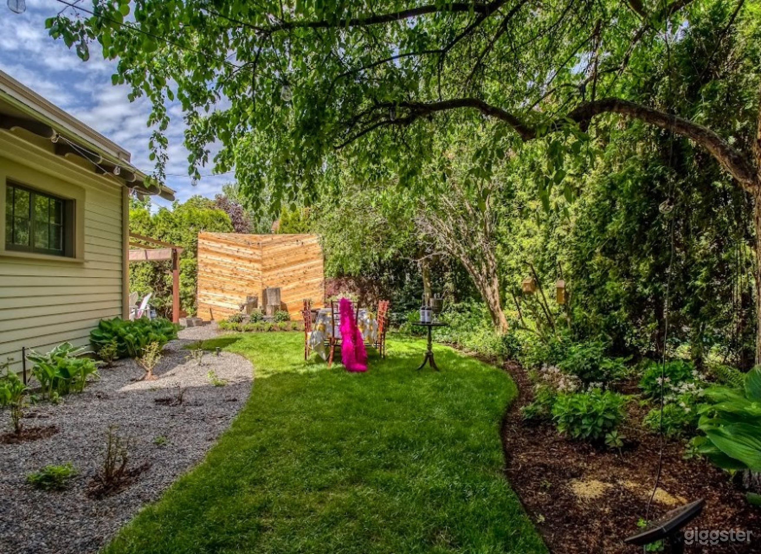 A Solemn, Classy Outdoor Space in Walla Photo 2