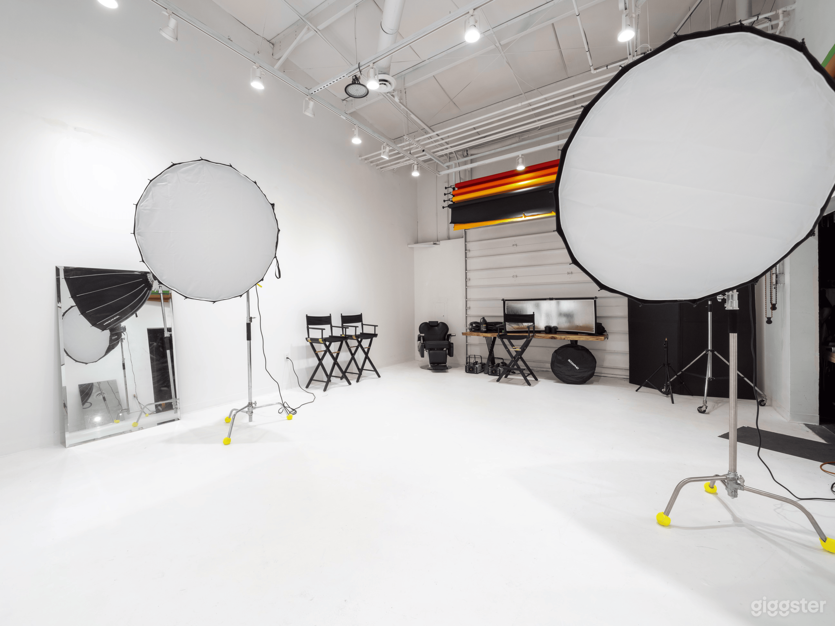 Expansive White Cyc Room in Raleigh Photo 3