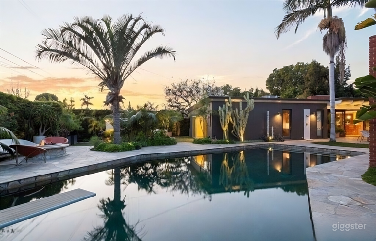 Bright Mid-Century Modern Home with Large Pool 