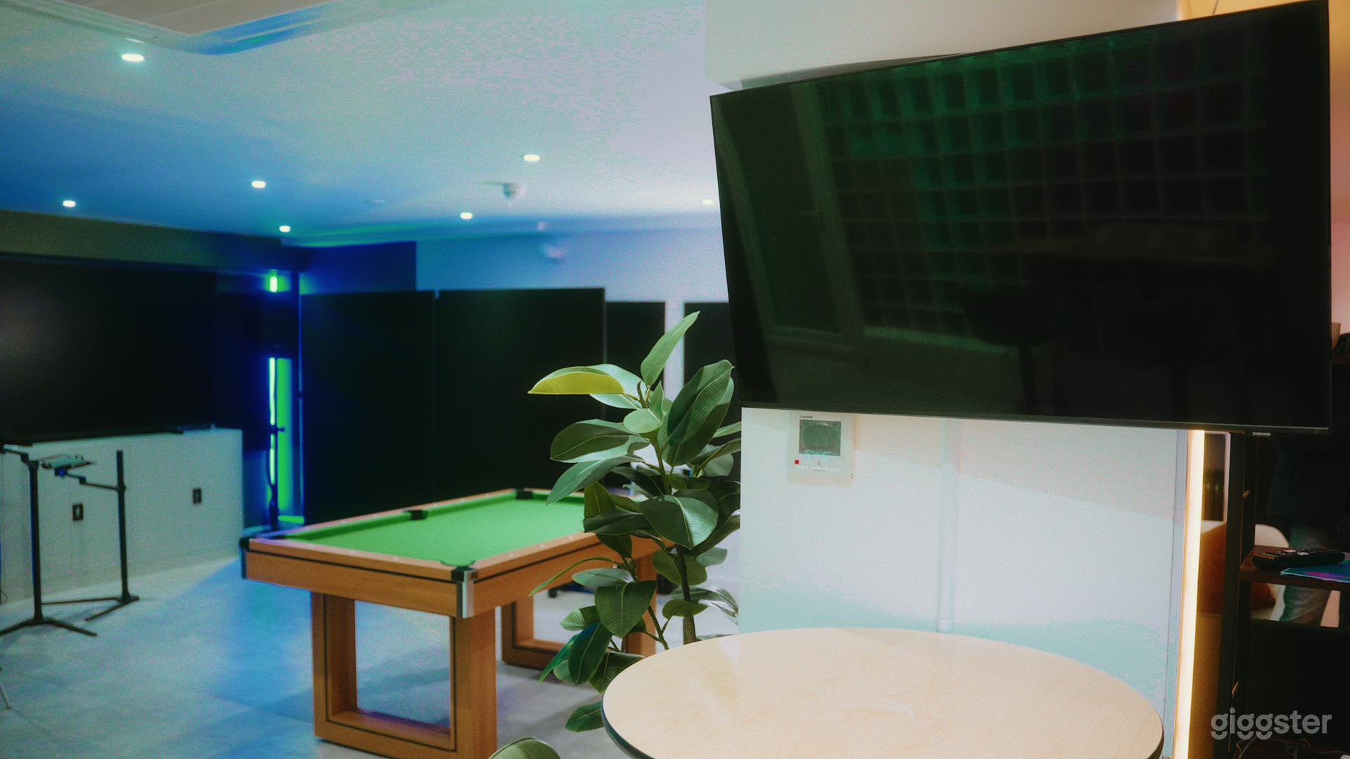 Social Space Photo 3