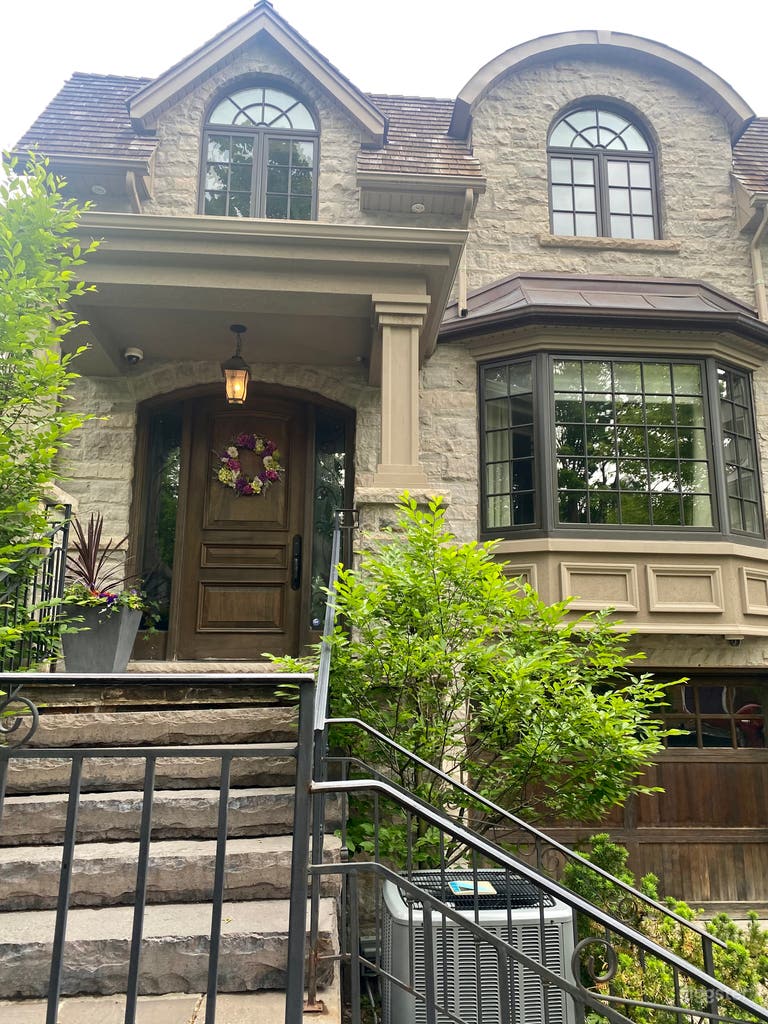  3000 sq ft family home 