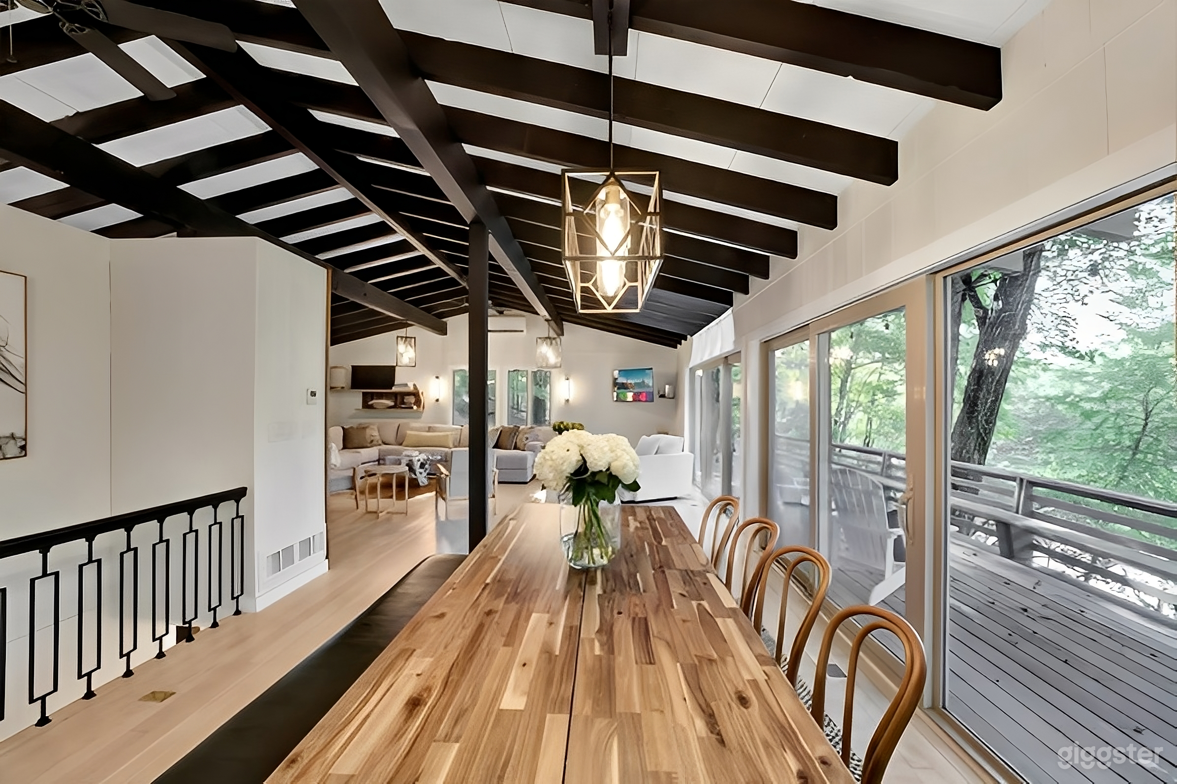 Lake Front cottage and Farm on a private 200 Acre Estate Photo 2