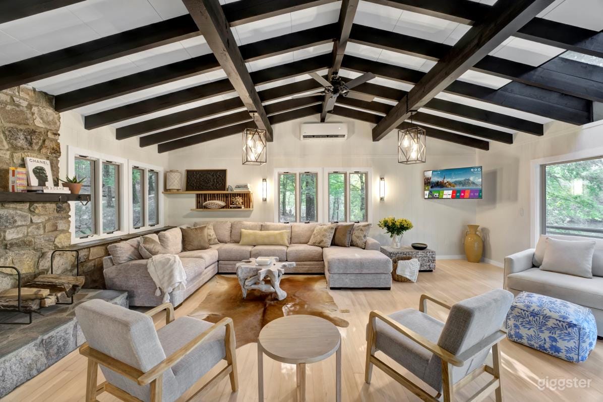 Lake Front cottage and Farm on a private 200 Acre Estate Photo 1