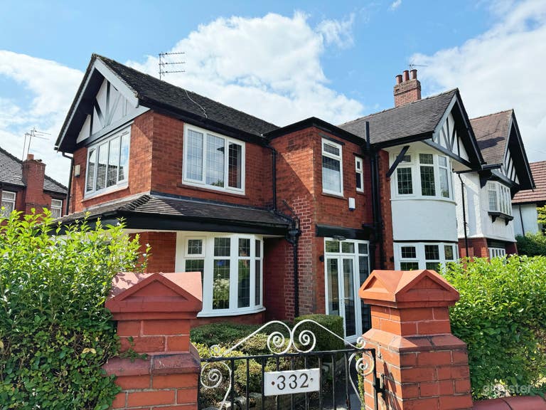  Stunning 4 bedroom Victorian house 