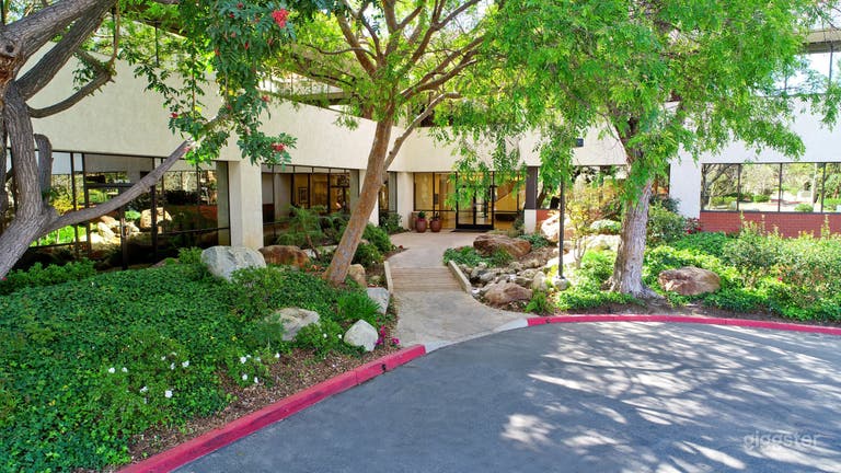  officeLOCALE Entrance 