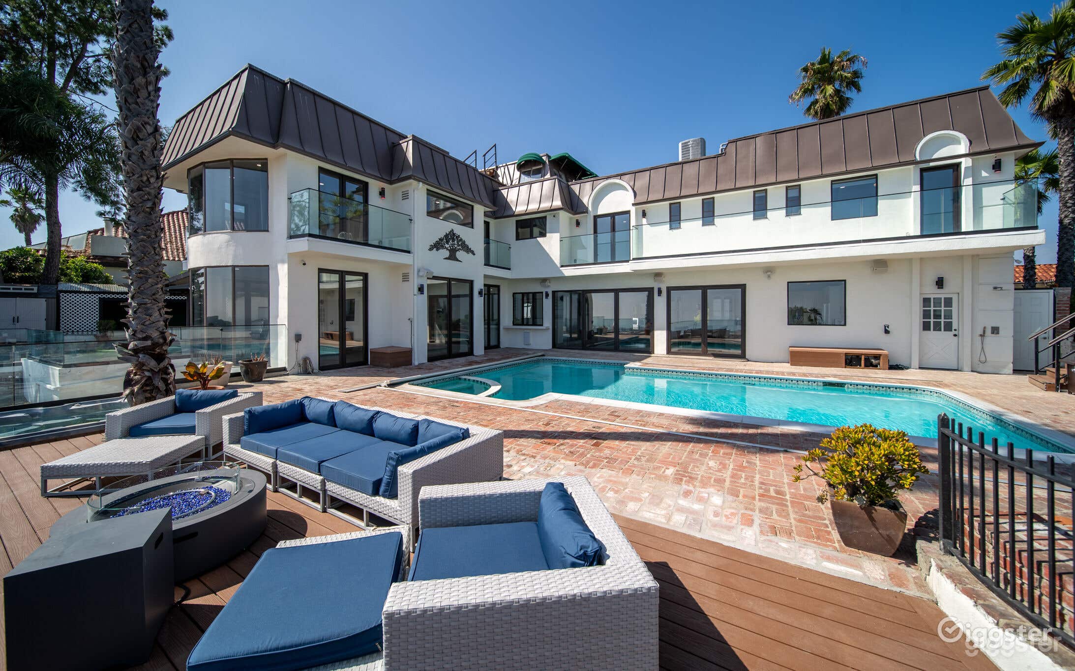 OUTDOOR POOL in Hollywood Hills Estate Photo 1