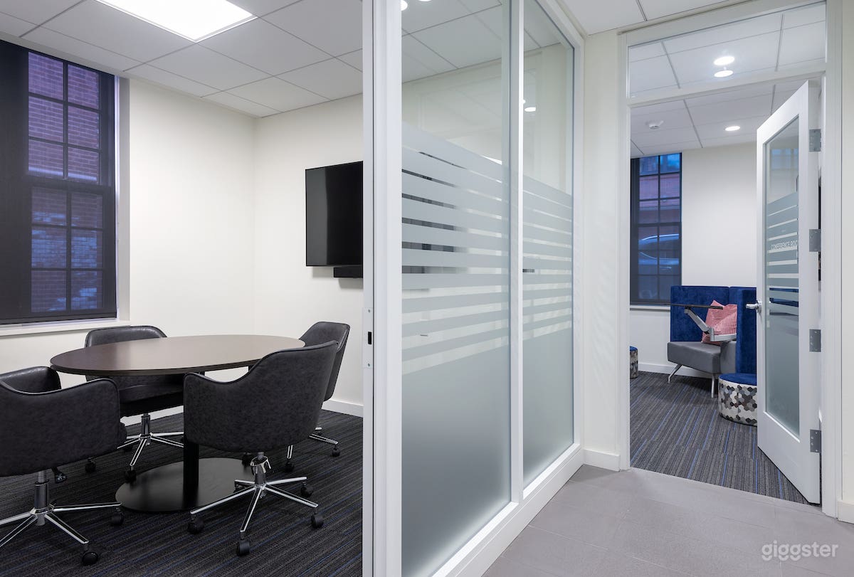 Modern Conference Room (B) in Boston Photo 2