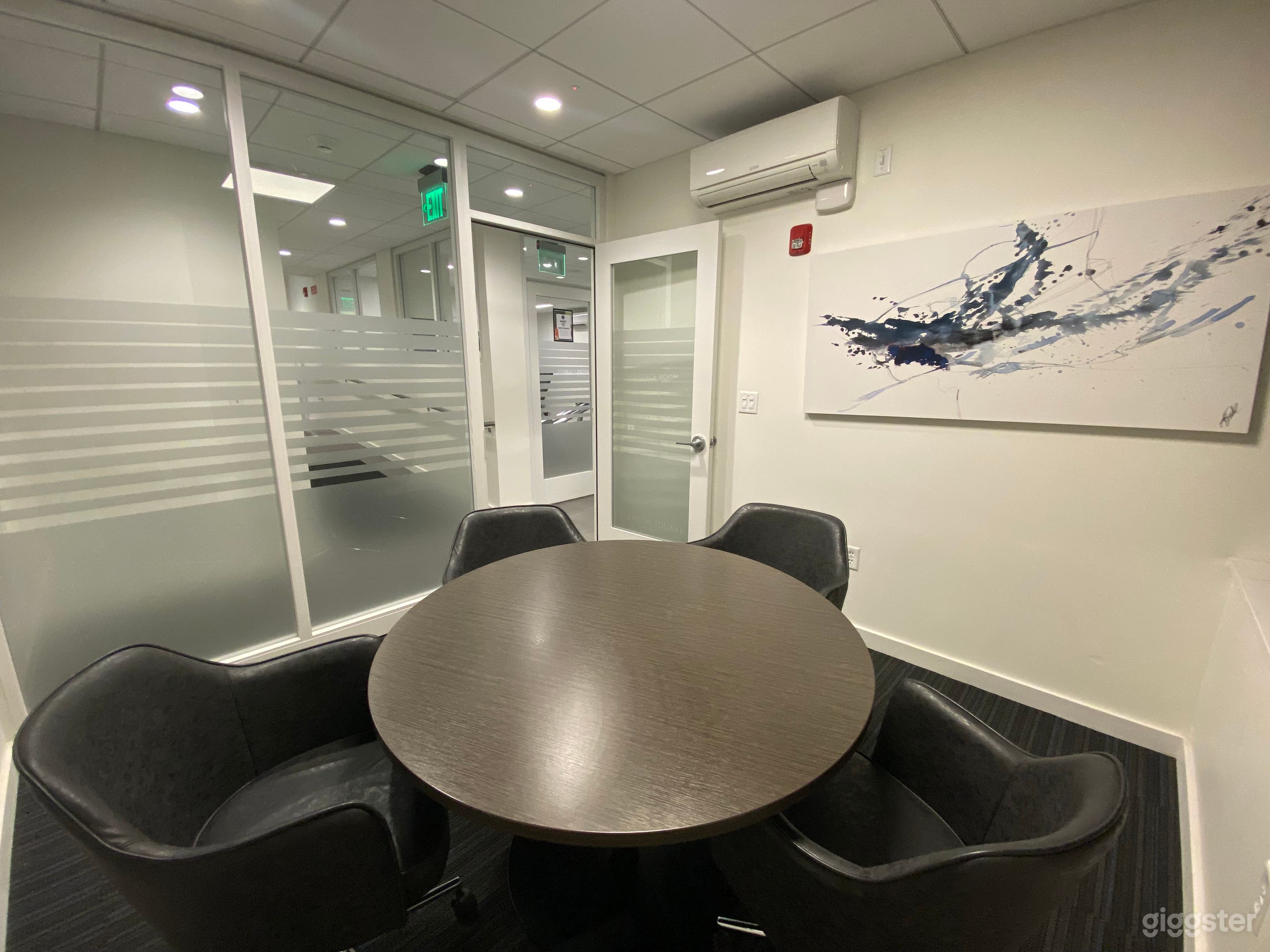 Modern Conference Room (B) in Boston Photo 3