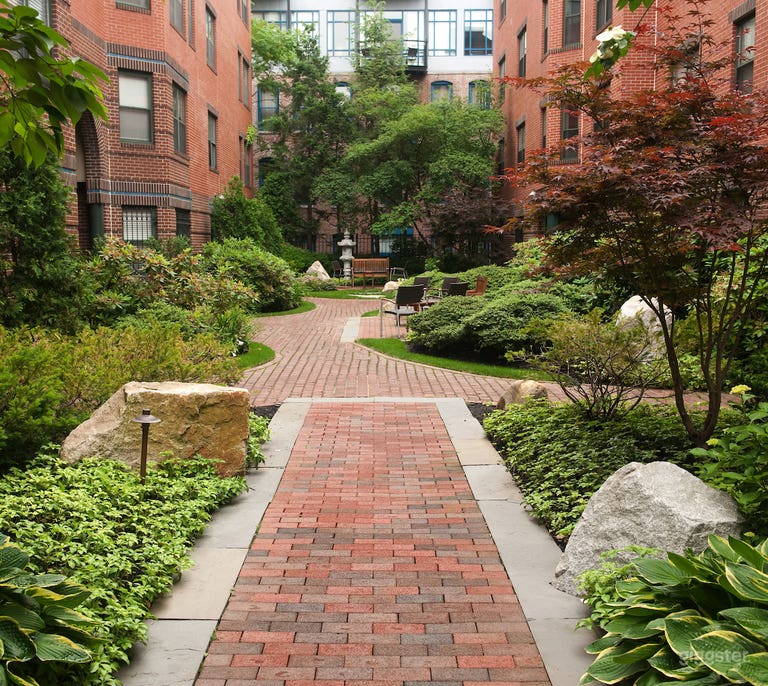  Modern Conference Room (B) in Boston 