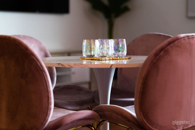  West End - Plush Palm Paradise 