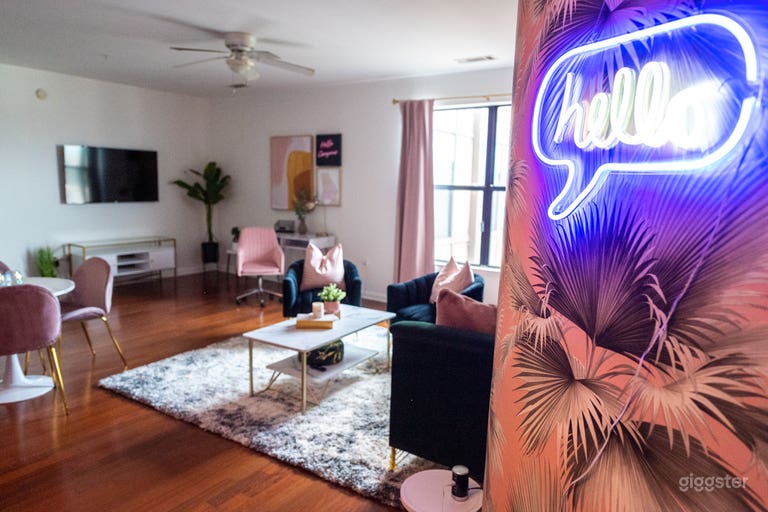  West End - Plush Palm Paradise 