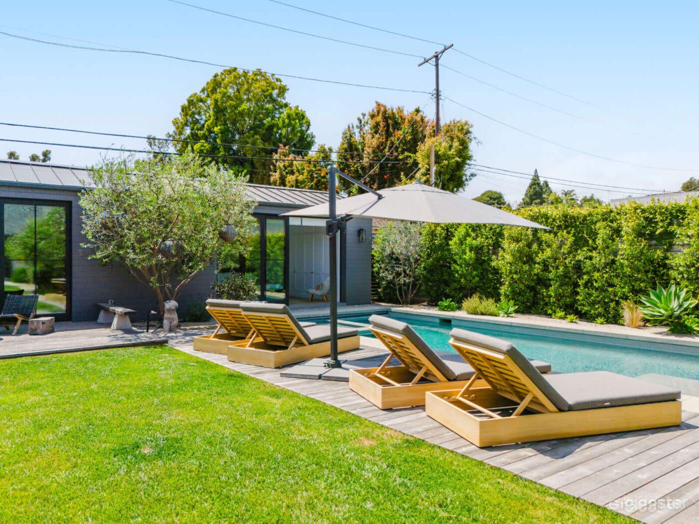  MID-CENTURY MARVEL IN BRENTWOOD/POOL Photo 2