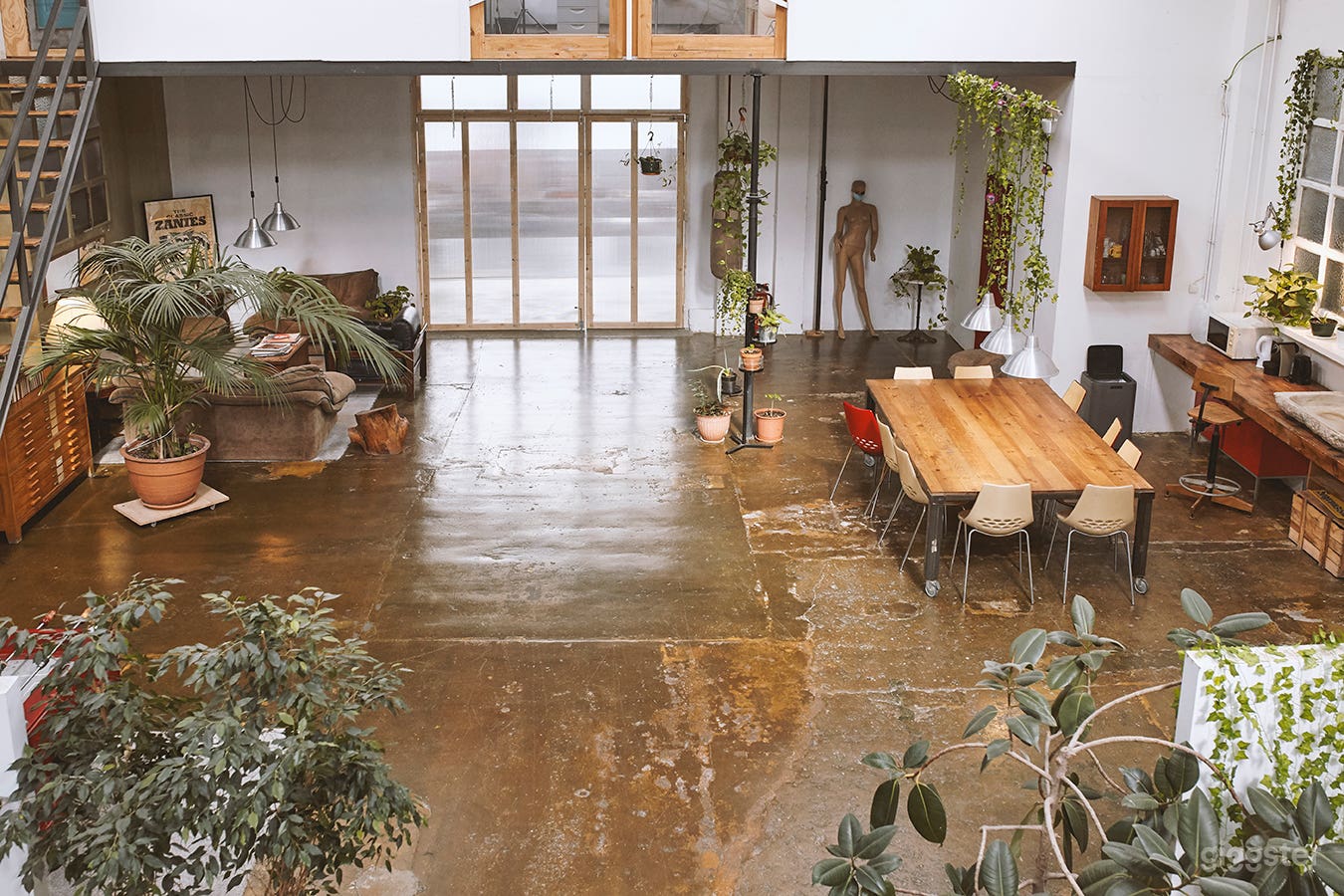 Estudio Multifuncional con estilo Industrial Photo 4