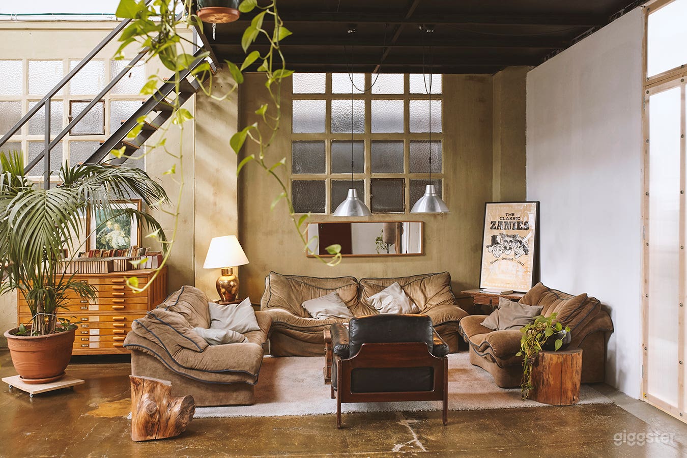 Estudio Multifuncional con estilo Industrial Photo 3