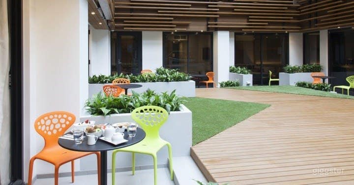 Breathtaking "Courtyard" in Melbourne Photo 4