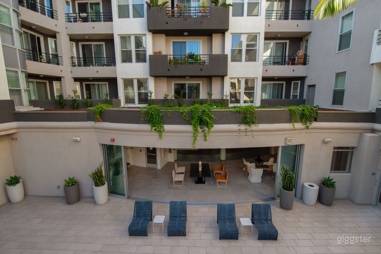  Indoor/Outdoor Lounge in Marina Del Rey 