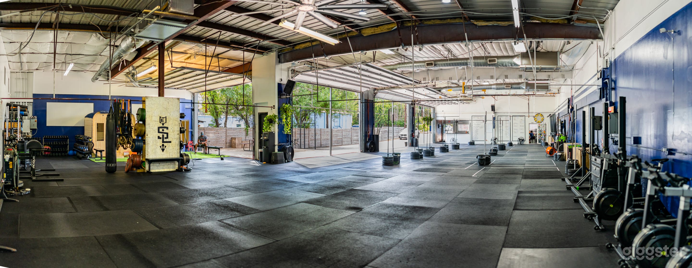 CrossFit Industrial Space - Raw &amp; Open Photo 1