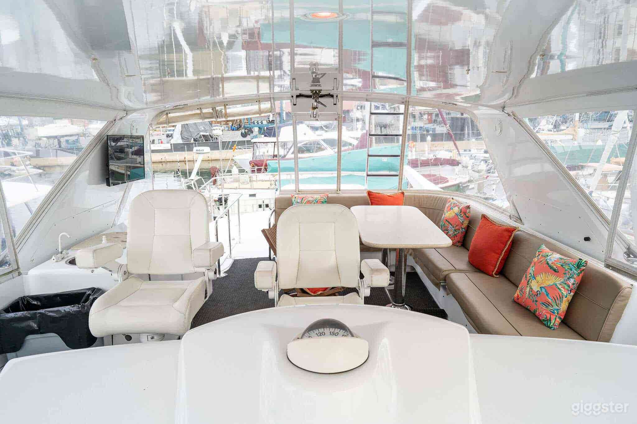 65' HATTERAS / FAMILY HATTERS BOAT Photo 3