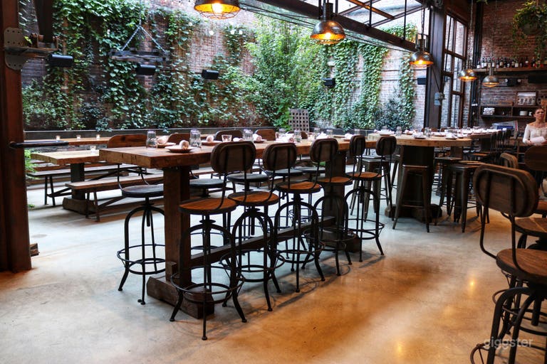  Beer Garden and Cocktail Lounge 