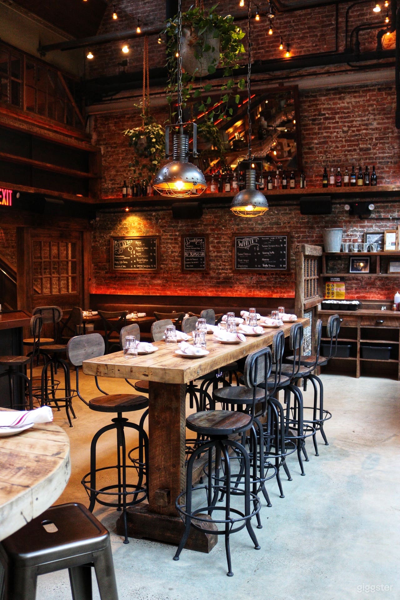 Beer Garden and Cocktail Lounge Photo 3