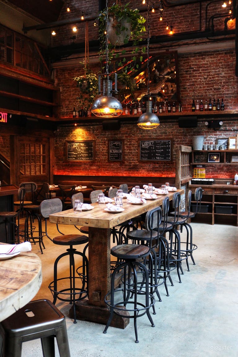  Beer Garden and Cocktail Lounge 