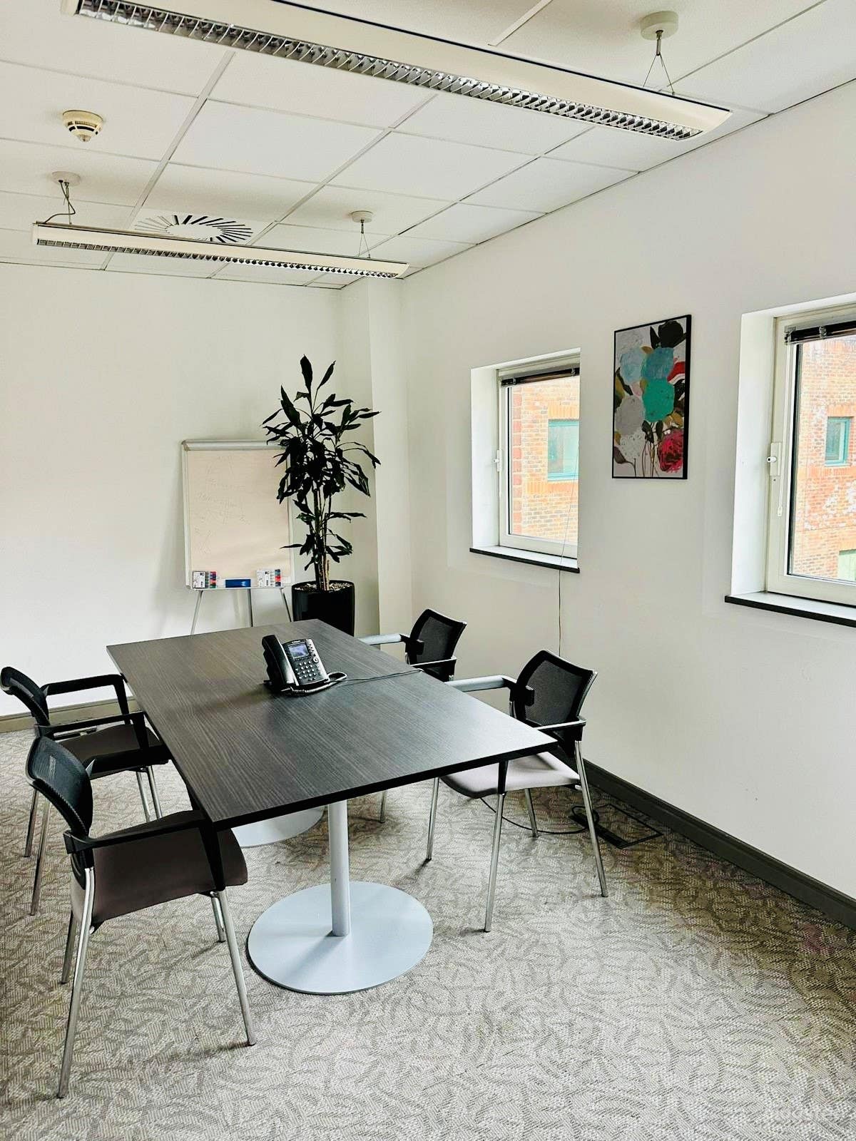 Small Meeting Room with State of the Art Facility Photo 1