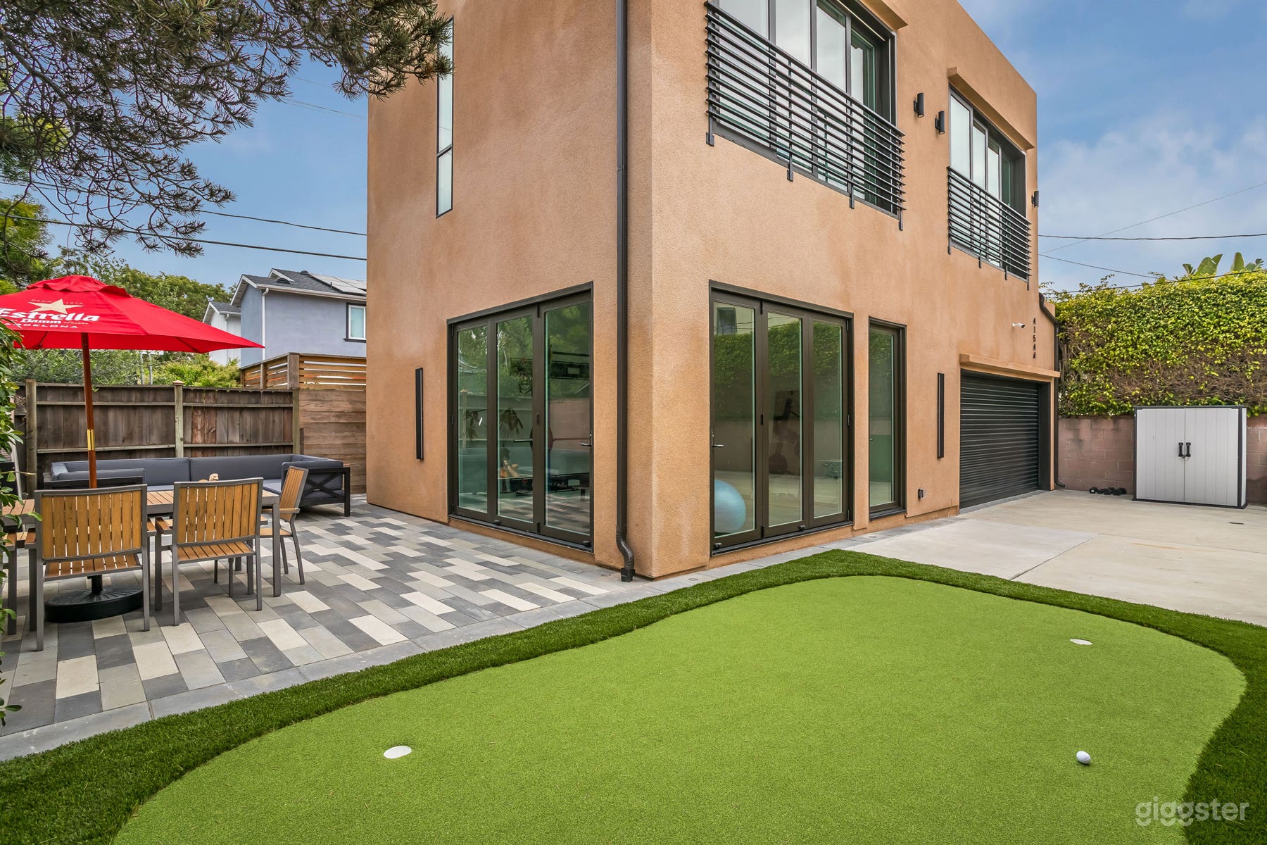 Modern ADU with Rooftop &amp; Studio Views Photo 4