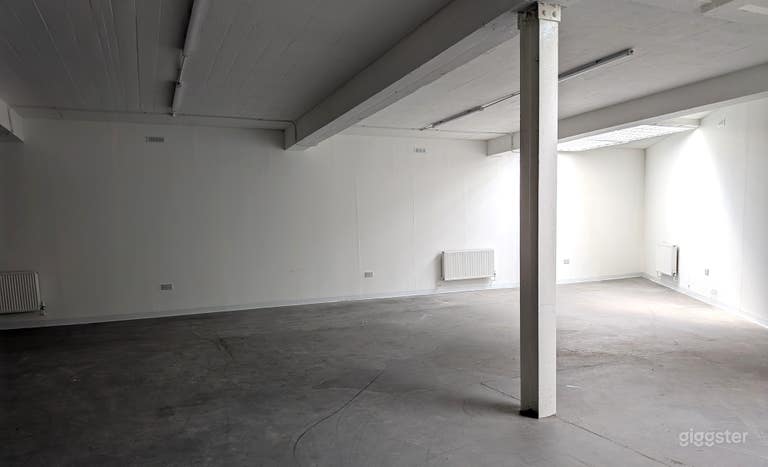  SW London loft space with great natural light, high ceilings 