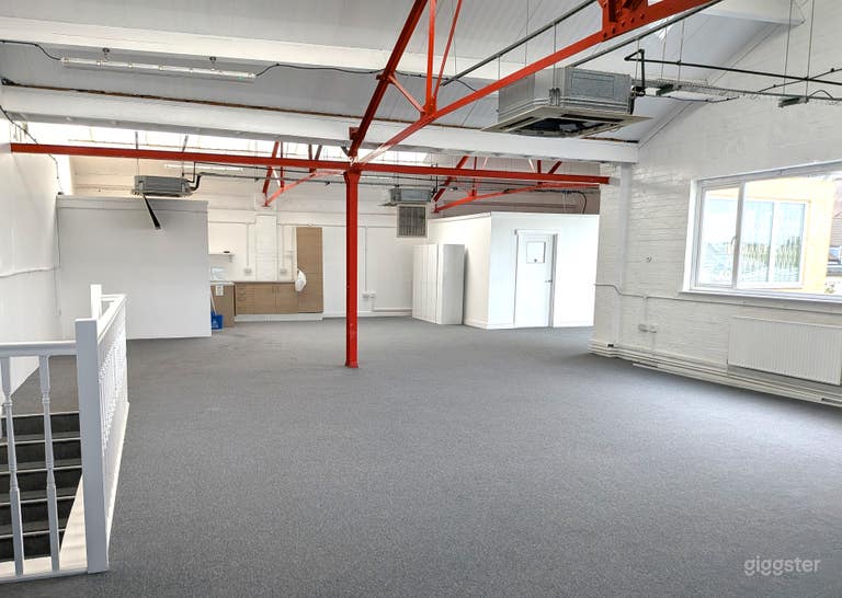  SW London loft space with great natural light, high ceilings 