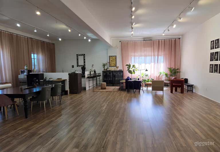  Vibrant Multi-Functional Art Center & Creative Space 