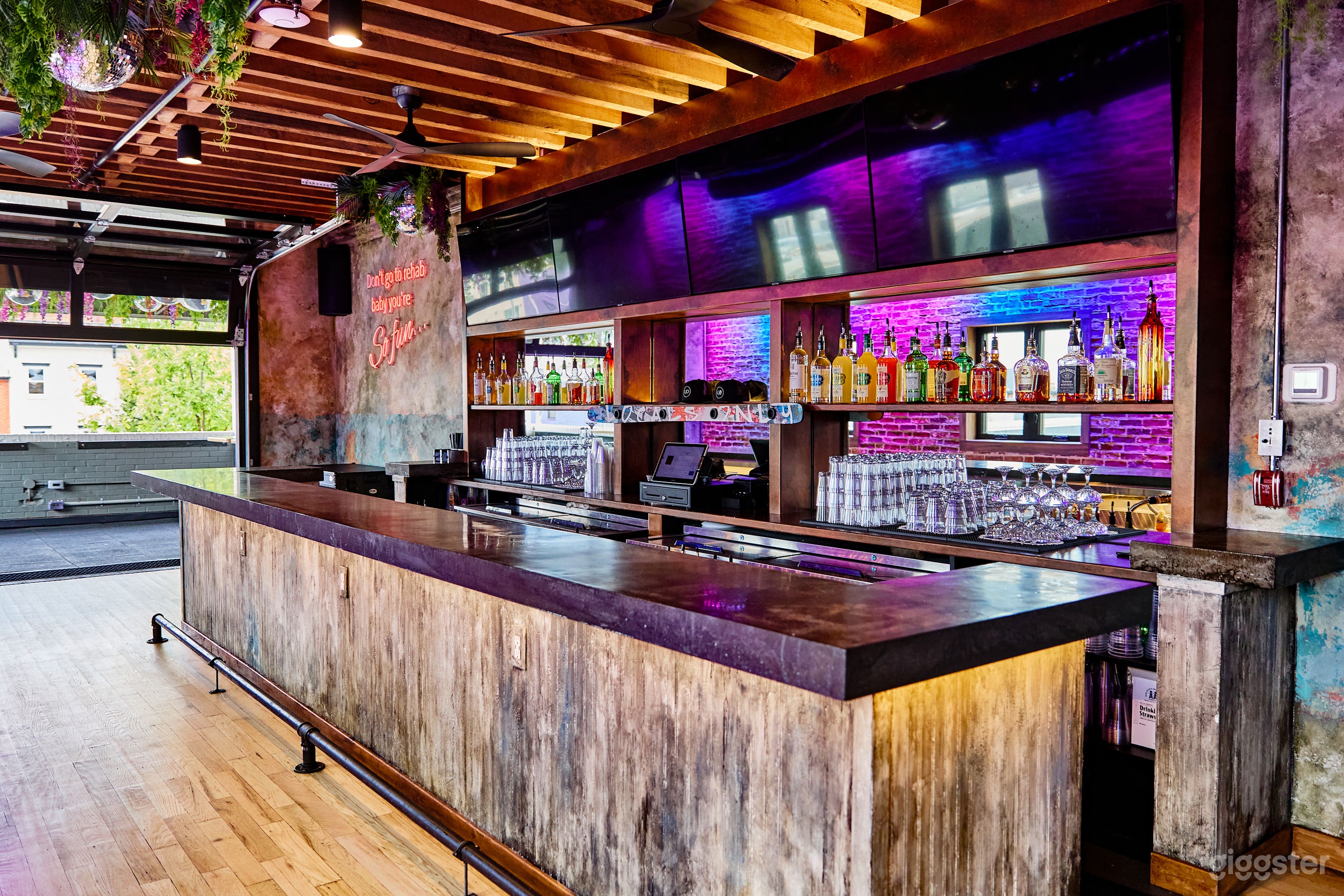 Vibrant Restaurant &amp; Bar - Locals Only Baltimore Photo 1