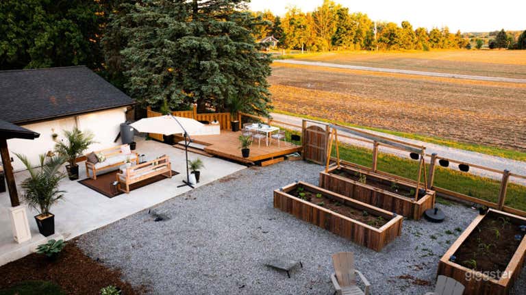  Relaxing Backyard Retreat with Field views 