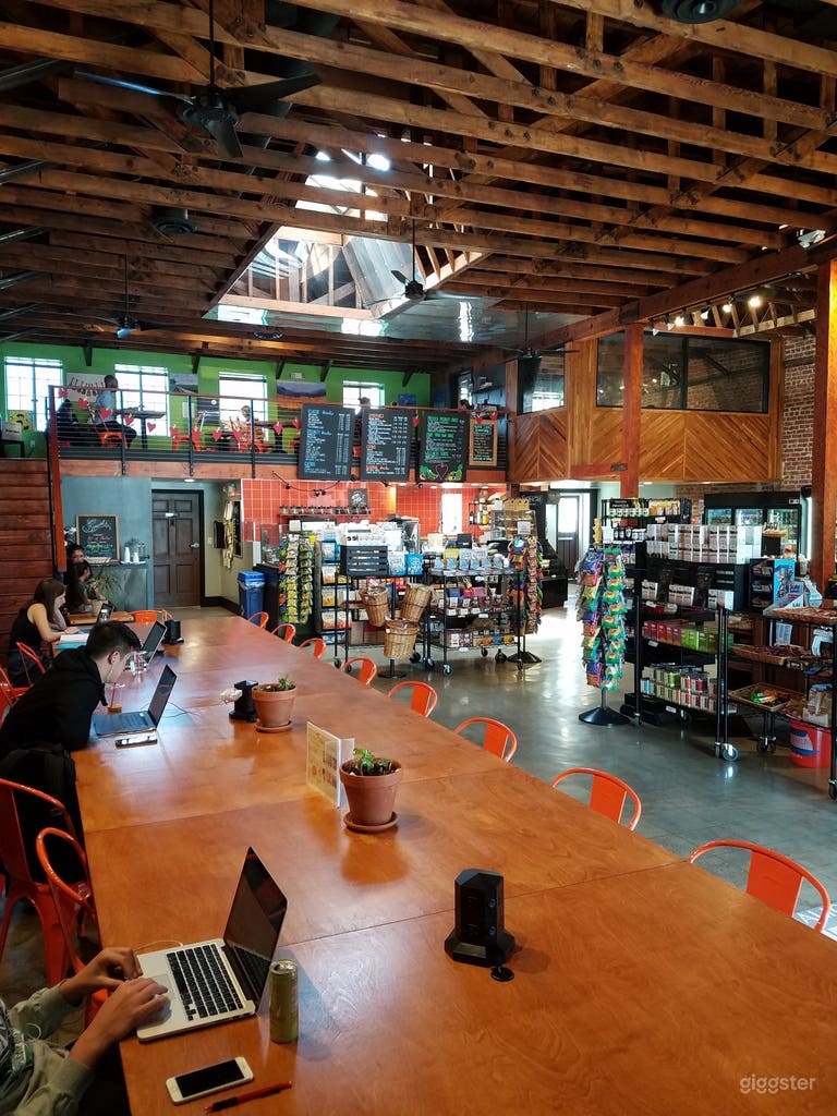  Cafe & Grocery Store In Restored Warehouse 