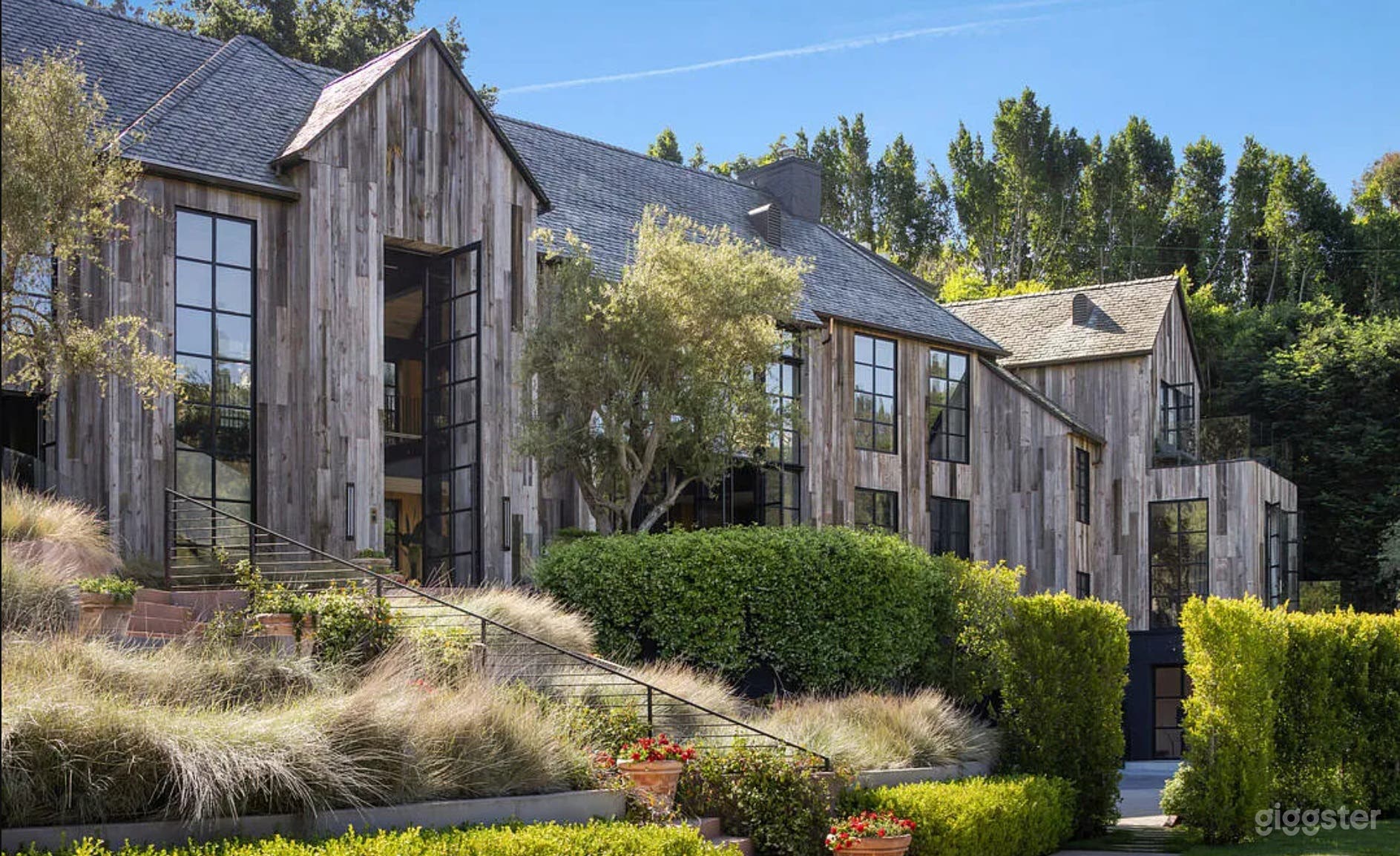 MODERN ARCHITECTURAL MASTERPIECE:BOLD &amp; CINEMATIC Photo 2