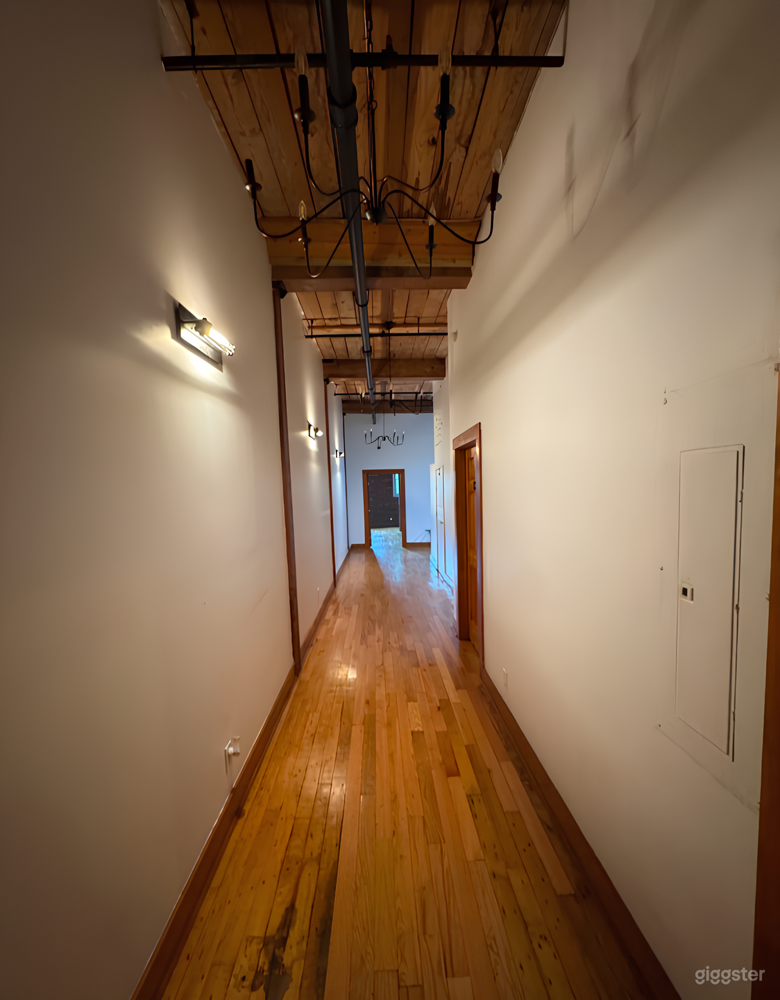 Modern Atlanta Art Gallery Loft Photo 2