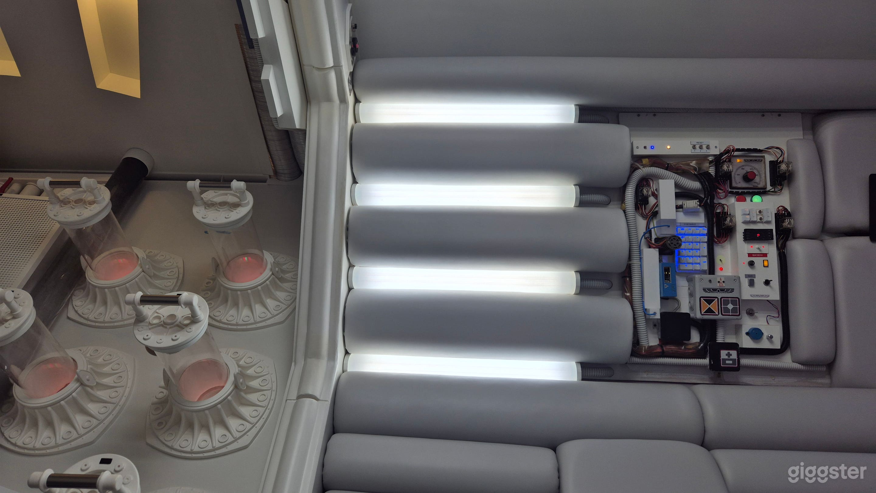 Alien Museum Spaceship Photo 4