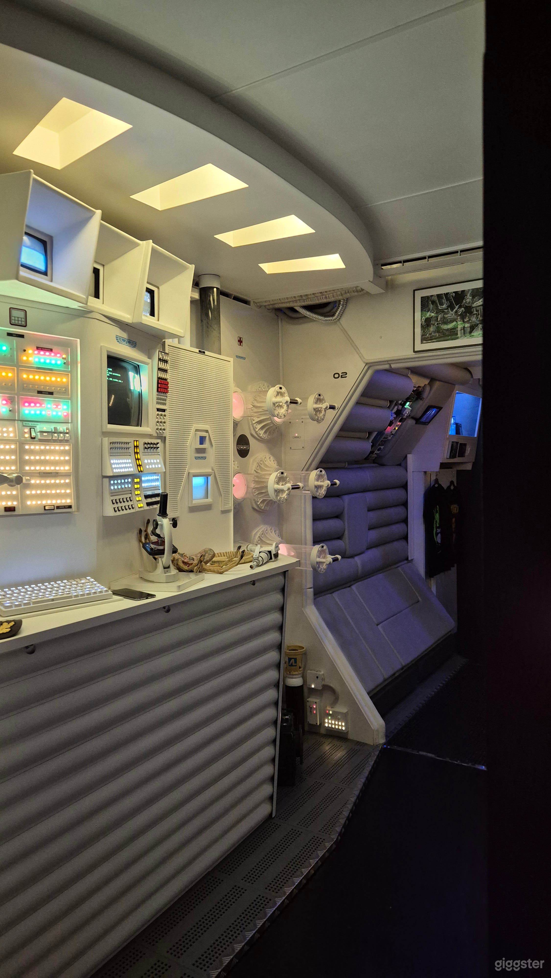 Alien Museum Spaceship Photo 3