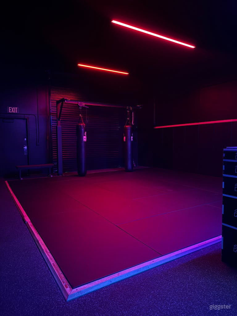  Lagerhallen-MMA- und Fitnessstudio für Foto- und Videoaufnahmen 