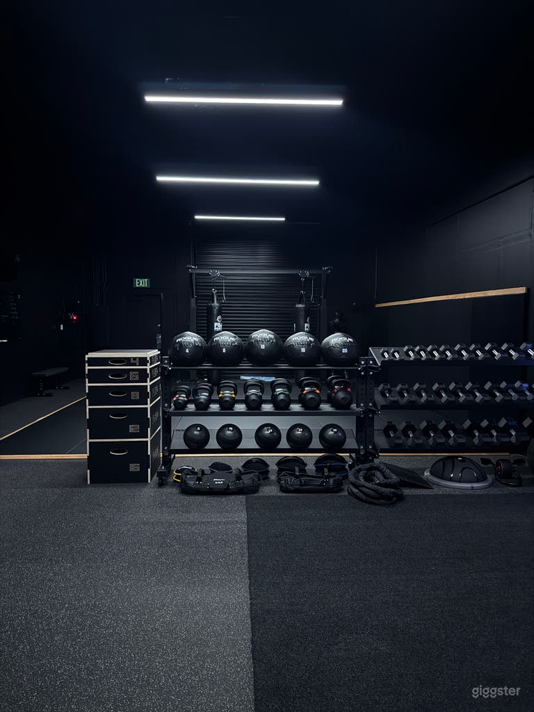  Lagerhallen-MMA- und Fitnessstudio für Foto- und Videoaufnahmen 