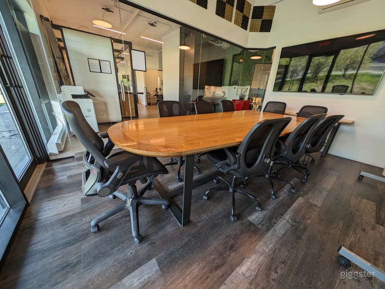  Conference Rooms in Montreal Coworking Space (Full Day) 