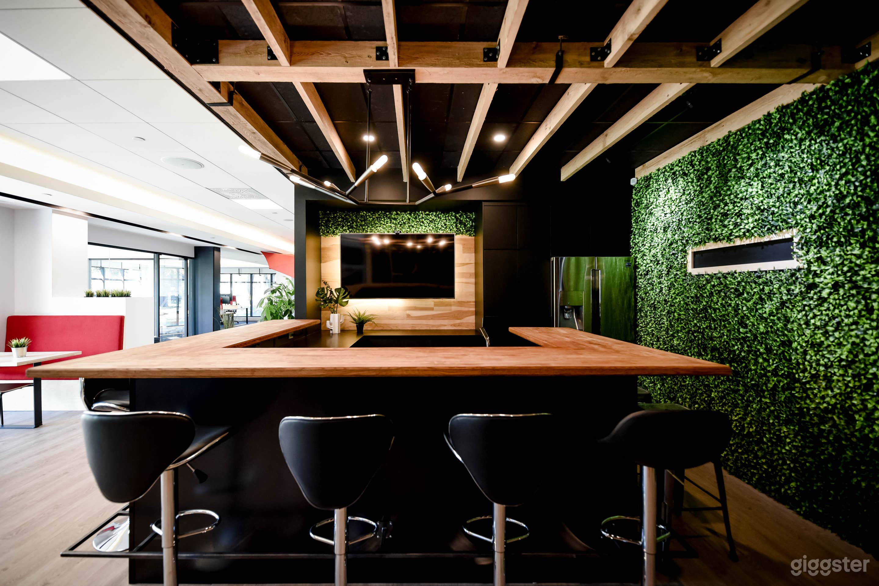 Conference Rooms in Montreal Coworking Space (Full Day) Photo 3