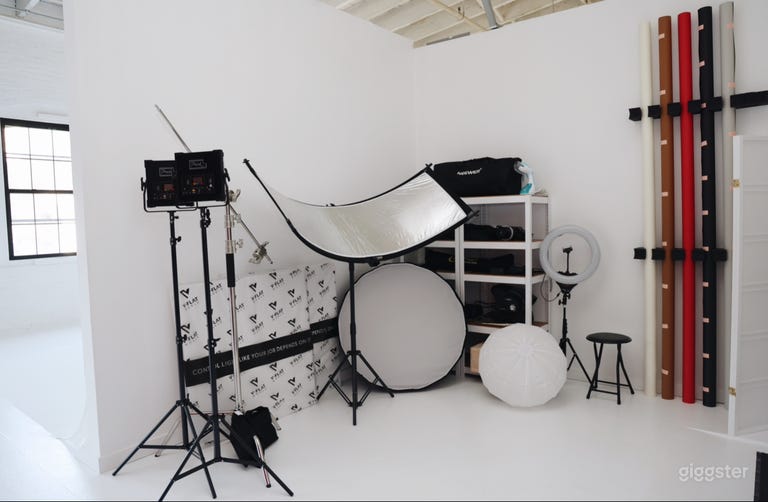  Natural Light Photo & Video Studio w/ Curated Sets 