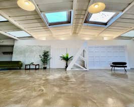  Studio 7B background options 