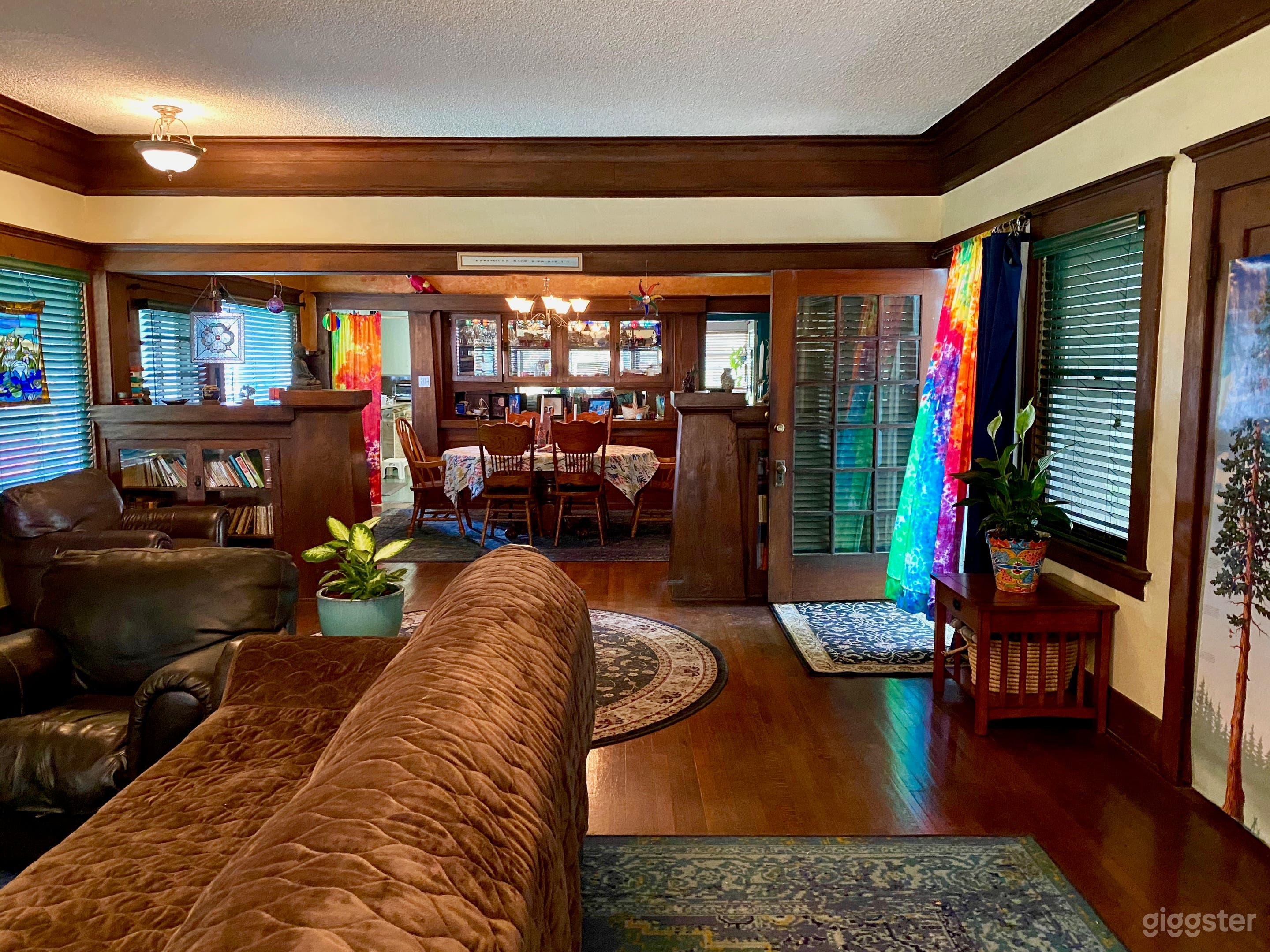 1915 Mediterranean/Craftsman, Stunning Woodwork Photo 3