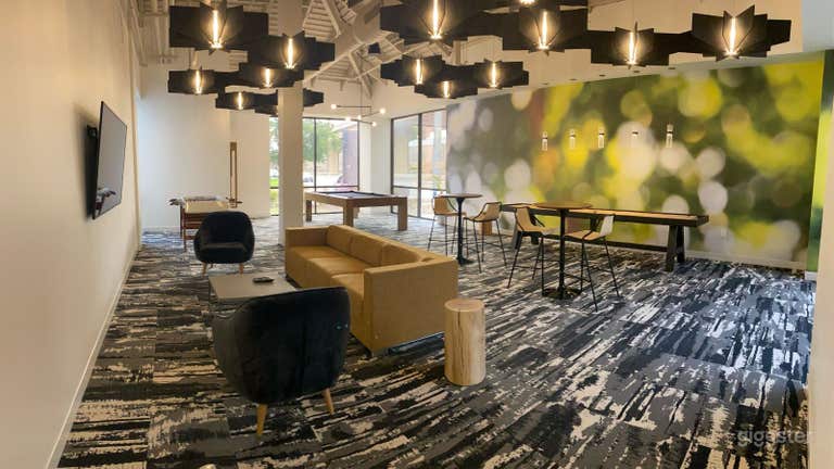  Executive 12-Person Conference Room Lakeline 