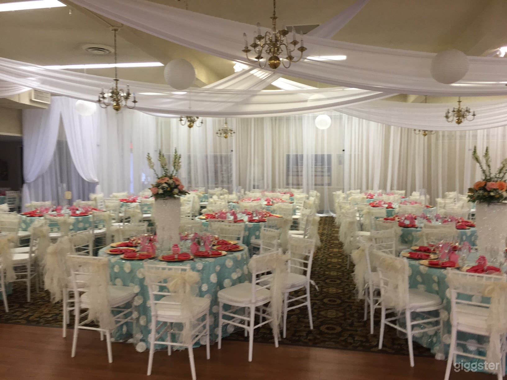 Near Downtown, Meeting/Dining Hall with Stage/Bar Photo 4