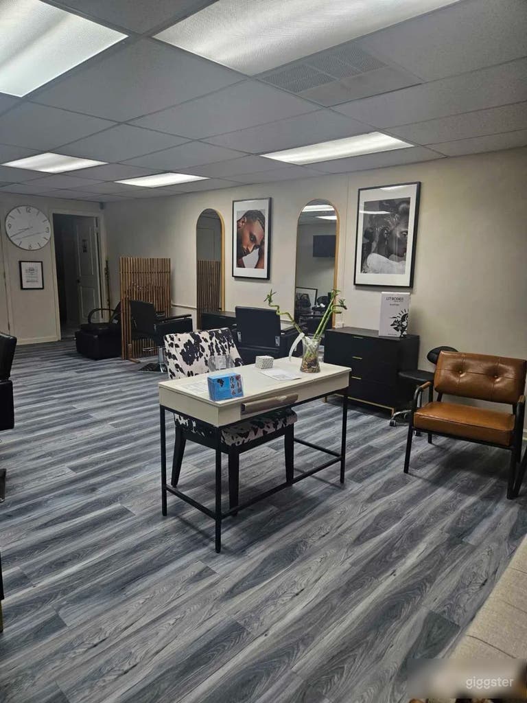  Cozy 4-Stylist Station Salon 