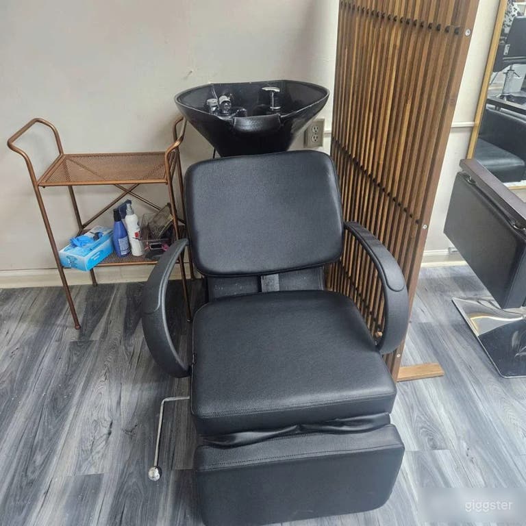  Cozy 4-Stylist Station Salon 