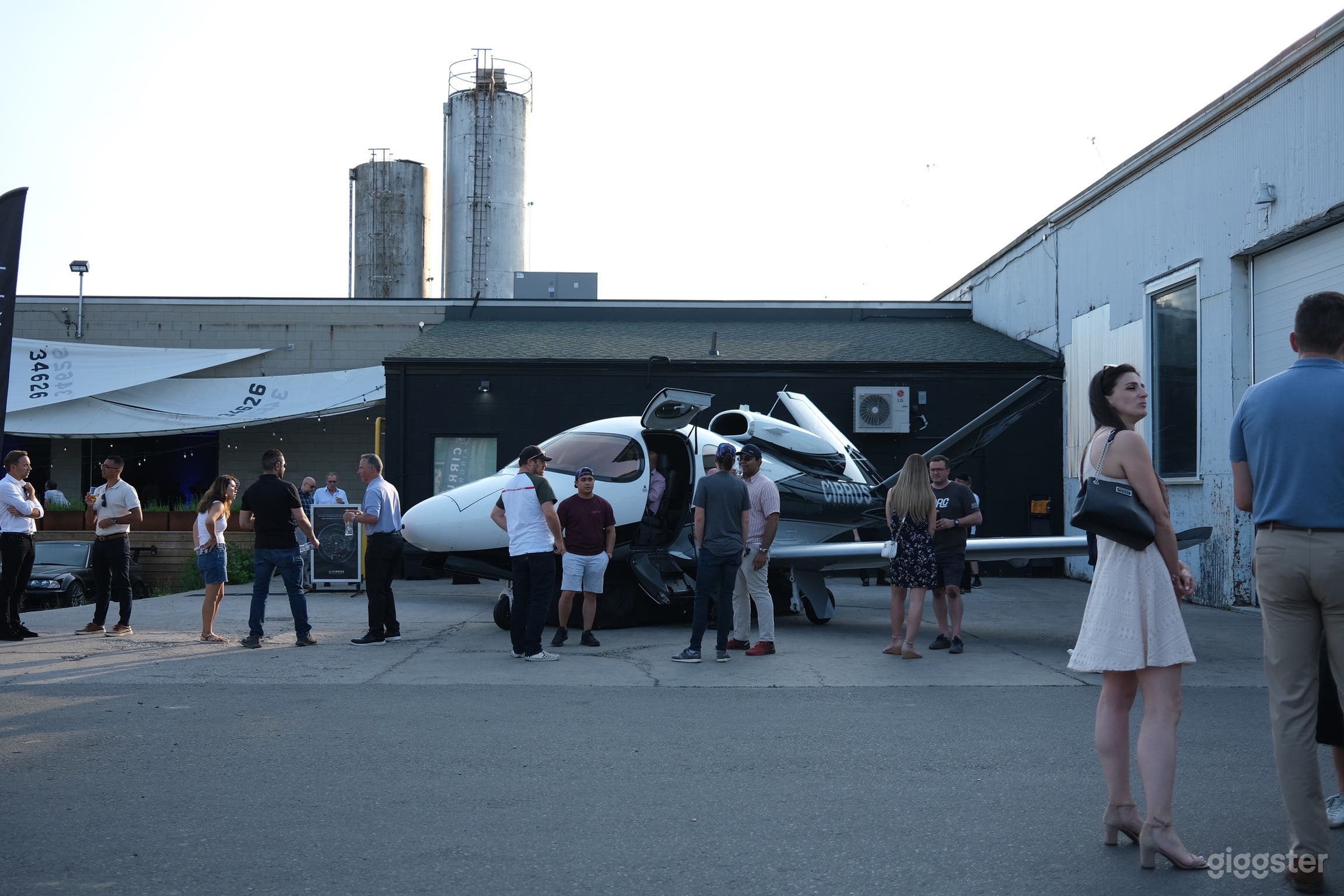 Polished Car-Centric Event and Photo Space Photo 4